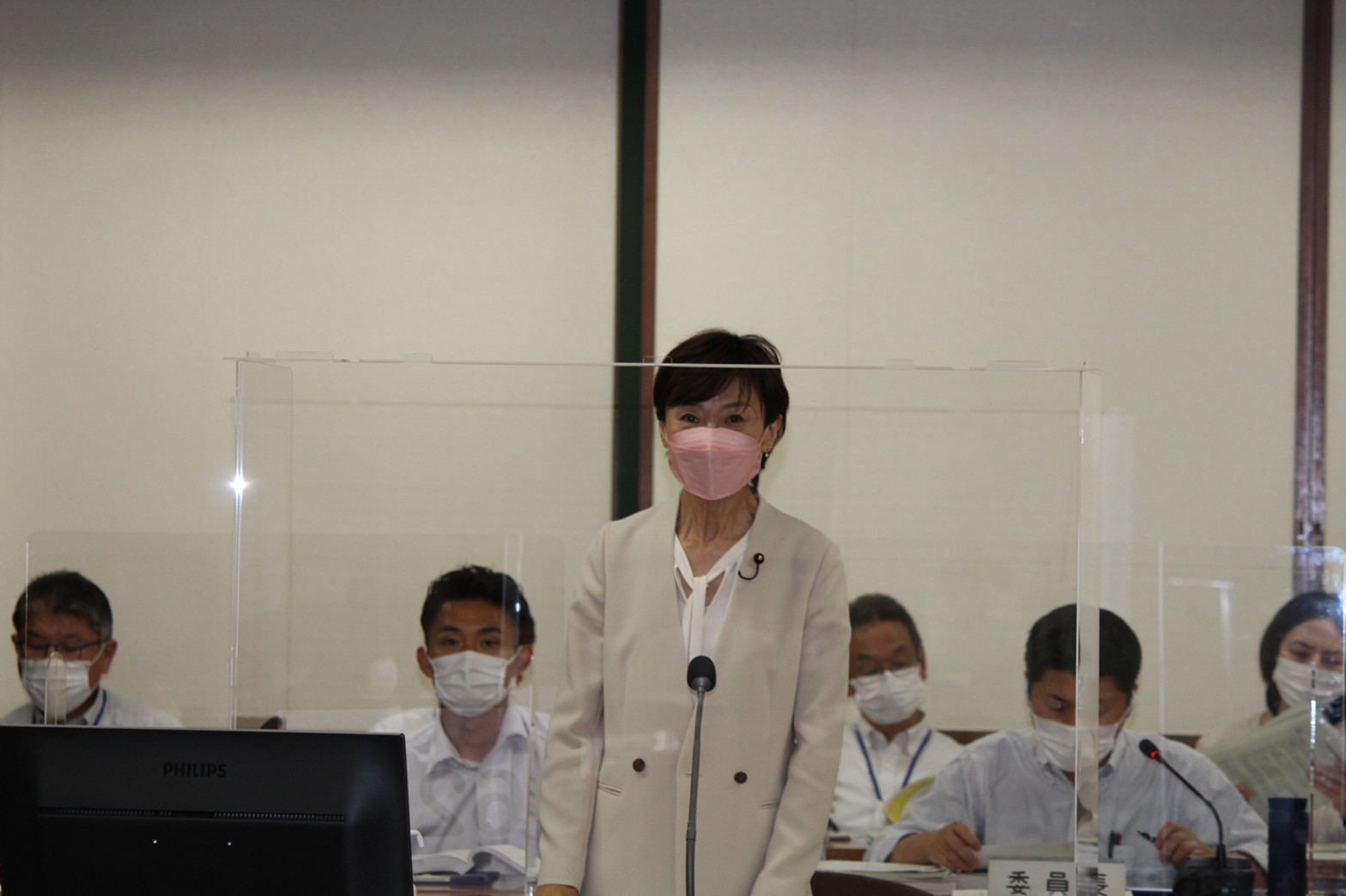 第3回定例会決算特別委員会総括質疑(基金と起債、地域で支える学校、社会教育施策他)
